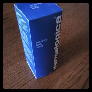 **SOLD** Exfoliating body scrub